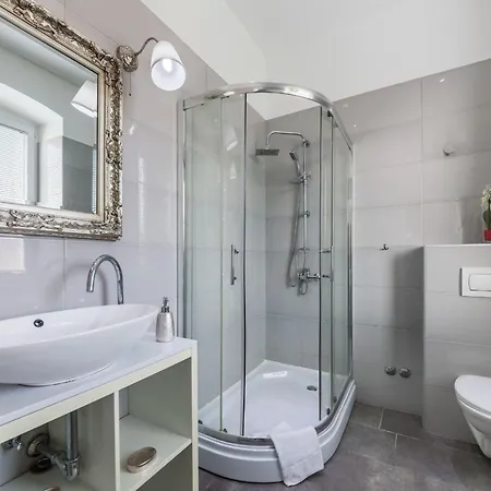 Superior One Bedroom With Sea View דירה *